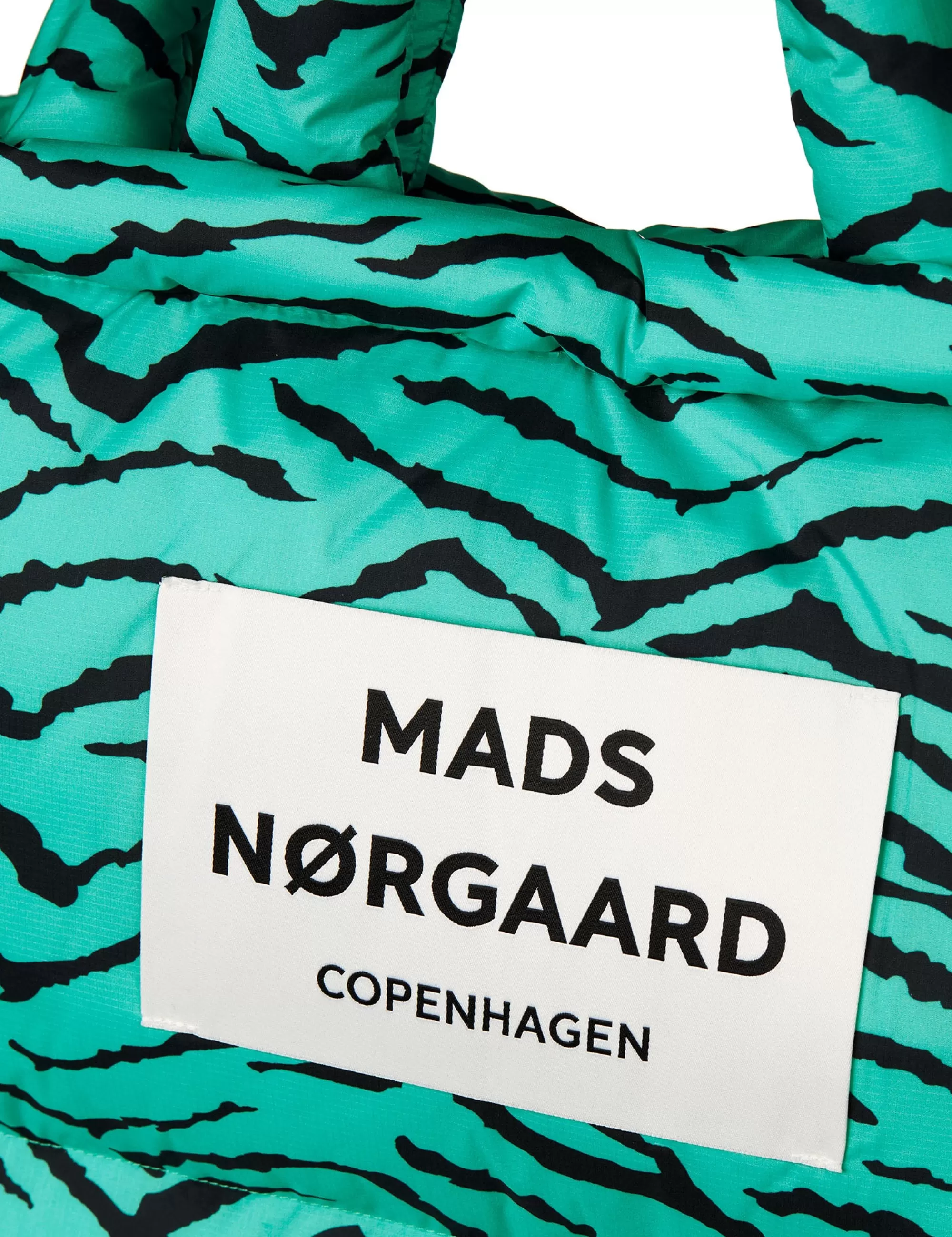 MADS NØRGAARD Recycle Pillow AOP Bag Mint Leaf/Black Best